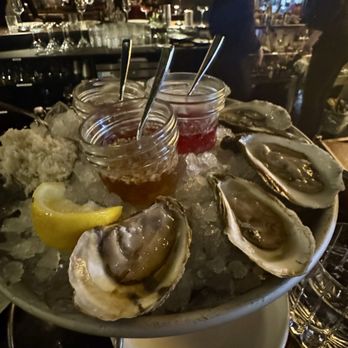 Moishes - Oysters - Steakhouses Near Me - Montreal, Quebec