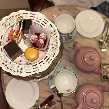 Hotel Bennett - Tea time! - Hotels Near Me - Charleston, South Carolina