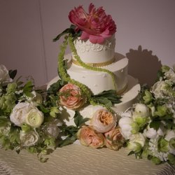 Orly Khon Floral - Wedding cake with fresh flowers by Orly Khon.