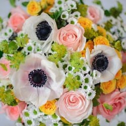 Landmark Flowers - Wedding bouquet