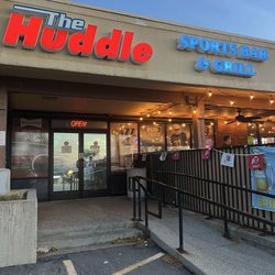 The Huddle Sports Bar & Grill - Outside