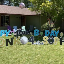 Hooray Yard Cards Corvallis - Happy Birthday Yard greeting.