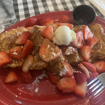 Jake's Roadhouse - Strawberry-Banana French Toast with no bananas - Barbeque Near Me - Monrovia, California