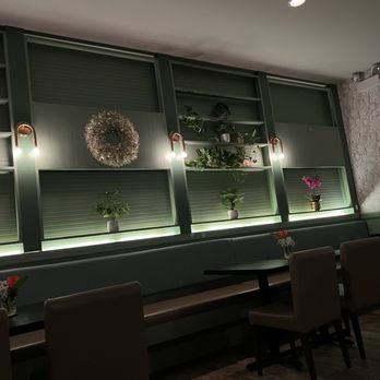 Herb - Dining area - Thai Near Me - Chicago, Illinois