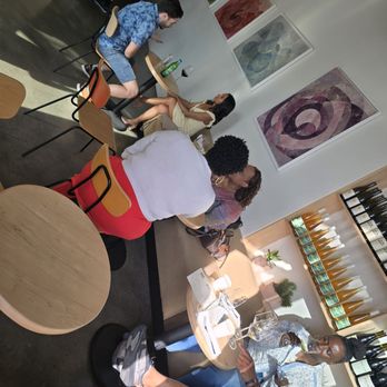 Offhand Wine Bar - Spacious area to have different parties - Wine Bars Near Me - Santa Monica, California