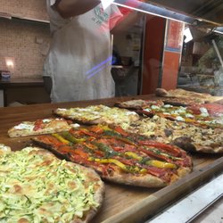 Desideri di Pizza - An array of beautiful pizzas at a low price.