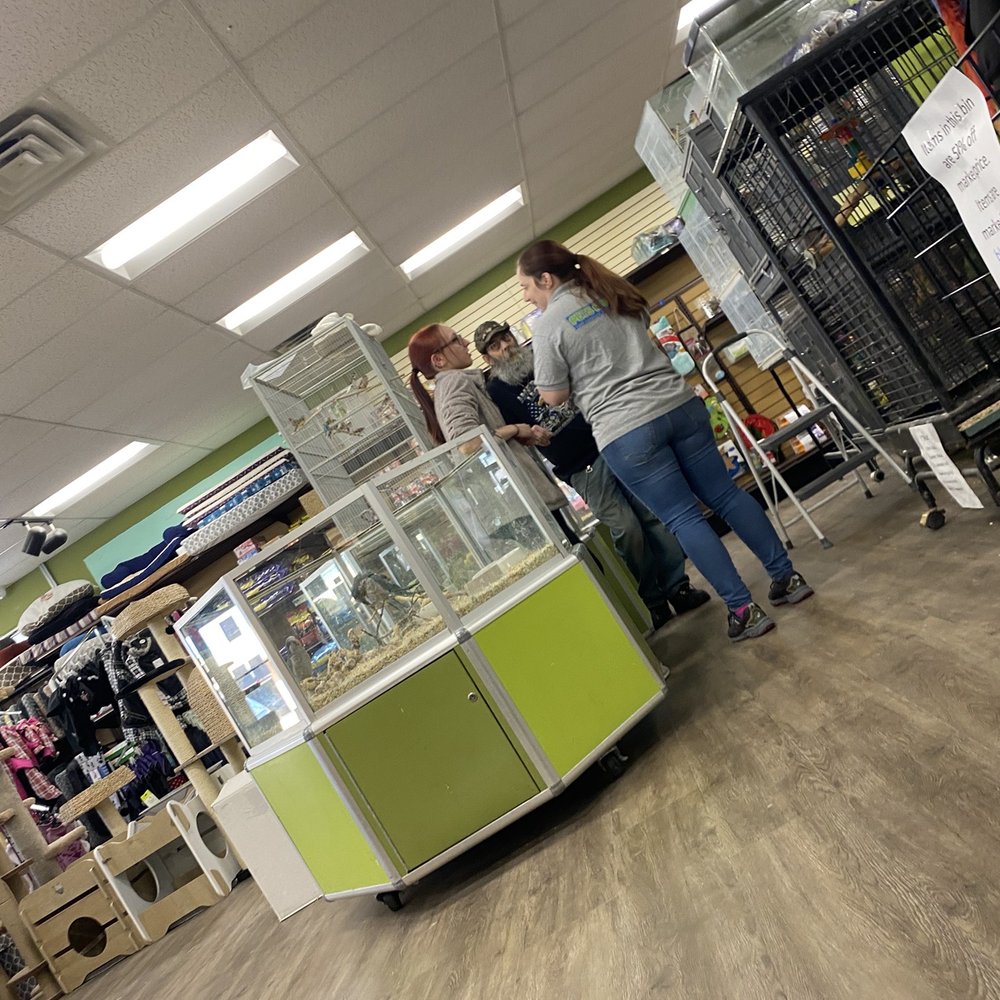 Pets-R-US - All employees- no mask in sight - Pet Stores Near Me - Omaha, Nebraska Pets-R-US - All employees- no mask in sight - Pet Stores Near Me - Omaha, Nebraska