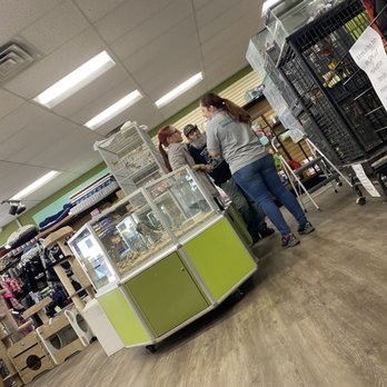 Pets-R-US - All employees- no mask in sight - Pet Stores Near Me - Omaha, Nebraska Pets-R-US - All employees- no mask in sight - Pet Stores Near Me - Omaha, Nebraska