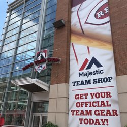 Reds Team Shop