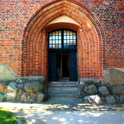 St. Michael Kirche zu Sagard - Entrance to St. Michael