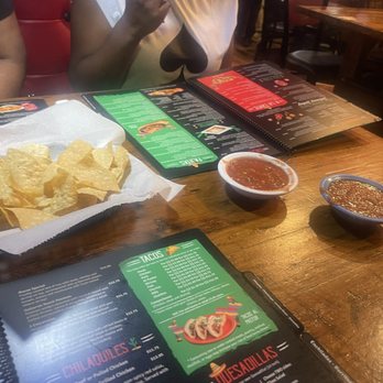 Guitarras Mexican Grill - table chips & salsa - Mexican Near Me - Macon, Georgia Guitarras Mexican Grill - table chips & salsa - Mexican Near Me - Macon, Georgia