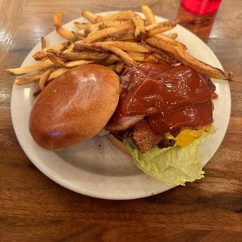 Trailhead Public House & Eatery - Burgers Near Me - Moab, Utah Trailhead Public House & Eatery - Burgers Near Me - Moab, Utah