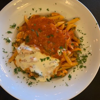 Nello's Restaurant - Chicken pasta - Italian Near Me - St Albert, Alberta