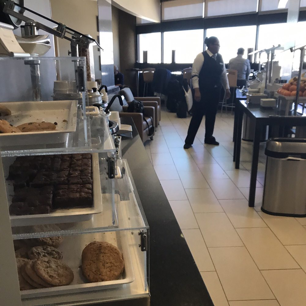 Admirals Club PHX - Small but it works - Airport Lounges Near Me - Phoenix, Arizona