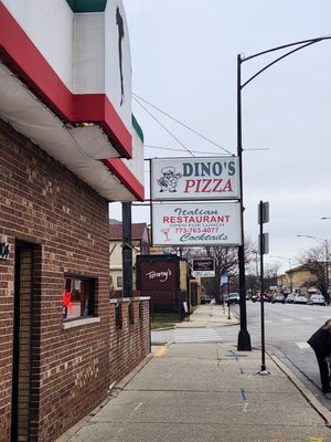 Dino's Pizza by null