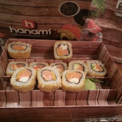 Mihana Sushi - 5 Buenos Aires Hot y 5 Cheddar Hot. Exquisito!!!!