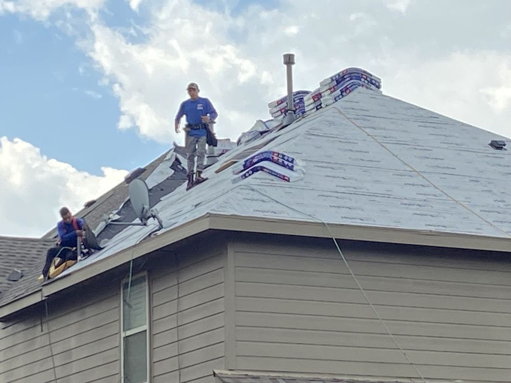 Slide of R&R Roofing