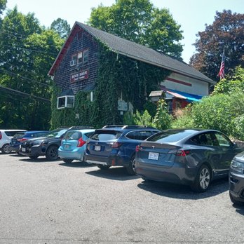 The Book Barn - Used Bookstore Near Me - Niantic, Connecticut
