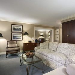 Days Inn by Wyndham Sidney - 3 Room Suite