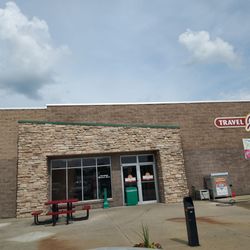 Gallahan Travel Plaza - JJ's Travel Plaza front entrance