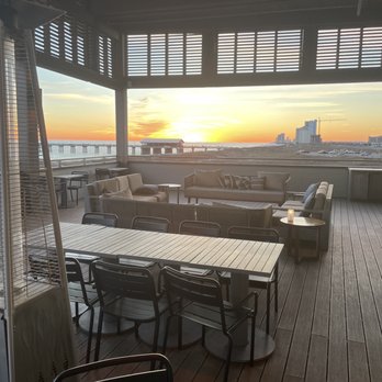 Perch - Outside View - Seafood Near Me - Gulf Shores, Alabama