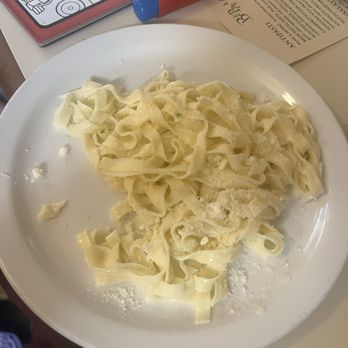 Beppe & Gianni's Trattoria - Fettuccine Alfredo (kids split) - Italian Near Me - Eugene, Oregon Beppe & Gianni's Trattoria - Fettuccine Alfredo (kids split) - Italian Near Me - Eugene, Oregon