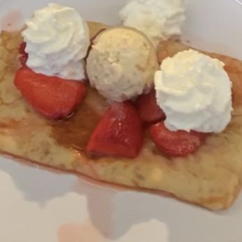 Ça Marche Creperie - Strawberry crêpe - French Near Me - Vancouver, British Columbia Ça Marche Creperie - Strawberry crêpe - French Near Me - Vancouver, British Columbia