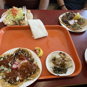 El Grullense - Los tacos están bien pero la carne se mira que es de días de preparados - Mexican Near Me - Los Banos, California El Grullense - Los tacos están bien pero la carne se mira que es de días de preparados - Mexican Near Me - Los Banos, California