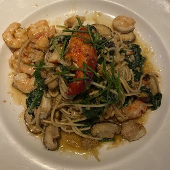 Yard House - Lobster Garlic Noodles - New American Near Me - Austin, Texas Yard House - Lobster Garlic Noodles - New American Near Me - Austin, Texas