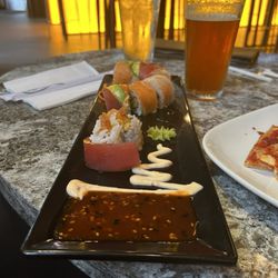 Scene Restaurant & Lounge - Sexy ban sushi - a classic favorite here