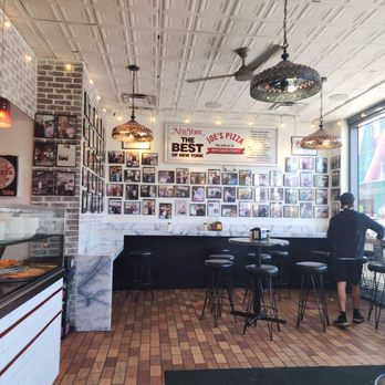 Joe's Pizza - Inside, lots of space - Pizza Near Me - Miami, Florida Joe's Pizza - Inside, lots of space - Pizza Near Me - Miami, Florida