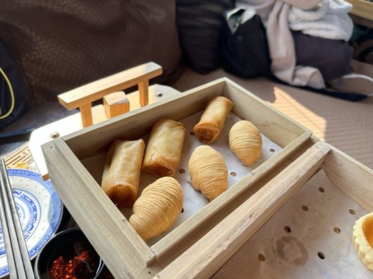 Aqualuna (Tsim Sha Tsui Pier No. 1) by null