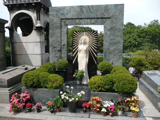 Photo of Cimetière de Montmartre - Paris, 75, FR. Grabstätte von Dalida