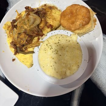 T’s Brunch Bar - Oxtail Omelette - Breakfast & Brunch Near Me - College Park, Georgia T’s Brunch Bar - Oxtail Omelette - Breakfast & Brunch Near Me - College Park, Georgia