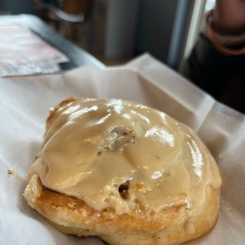 Team Car Cafe - Cinnamon roll - Coffee & Tea Near Me - Memphis, Tennessee
