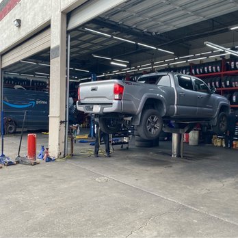 Big O Tires - Removing old tires - Tires Near Me - Pinole, California Big O Tires - Removing old tires - Tires Near Me - Pinole, California