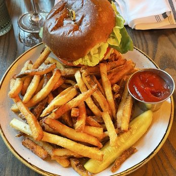 Grove at Briar Barn Inn  - Burger - New American Near Me - Rowley, Massachusetts