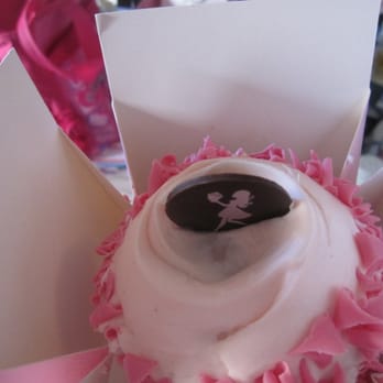 Casey's Cupcakes - pink, strawberry, delicious! - Cupcakes Near Me - Riverside, California Casey's Cupcakes - pink, strawberry, delicious! - Cupcakes Near Me - Riverside, California