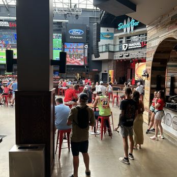 Ballpark Village - Sports Bars Near Me - St. Louis, Missouri