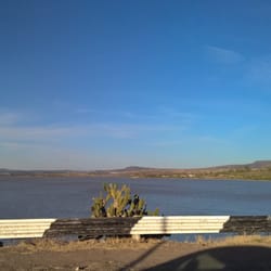 Presa Allende - Al fonde se ve San Miguel... casi.