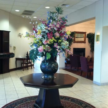 West Plains Grand Villa - Front lobby - Hotels Near Me - West Plains, Missouri West Plains Grand Villa - Front lobby - Hotels Near Me - West Plains, Missouri
