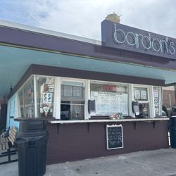 Bardon's Wonder Freeze - Exterior
