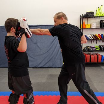 East Cloud Kungfu - Coach Gerald demonstrating JKD technique - Chinese Martial Arts Near Me - Raleigh, North Carolina