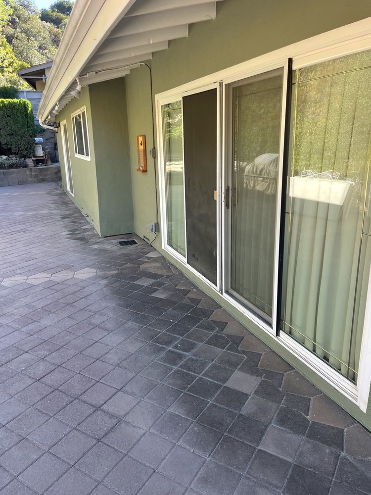 Slide of A R Contracting