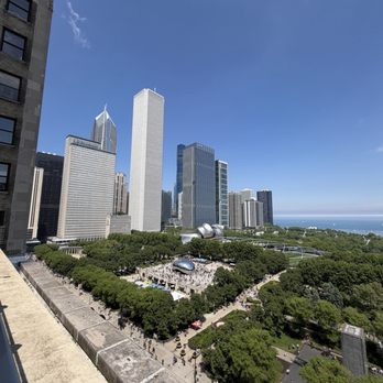 Cindy's Rooftop - New American Near Me - Chicago, Illinois
