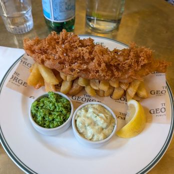 The George - Fish and chips with mushy peas and tartar sauce - Pubs Near Me - London, XGL
