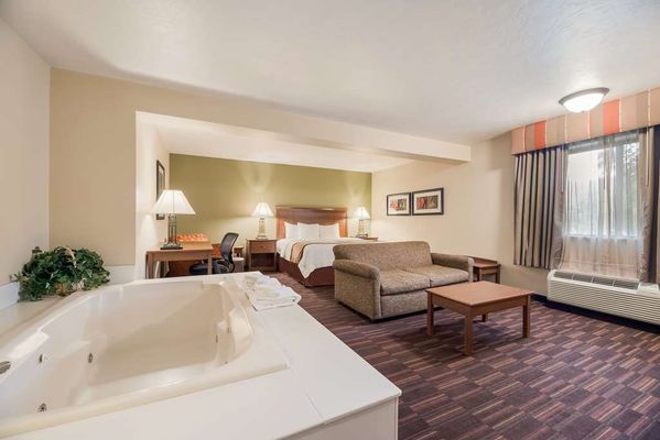 Town & Country Inn by null