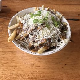 Bison chili fries