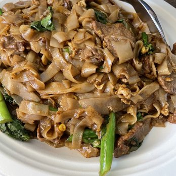 Singkawang Cafe - Beef Pad See Ew - Indonesian Near Me - El Monte, California Singkawang Cafe - Beef Pad See Ew - Indonesian Near Me - El Monte, California
