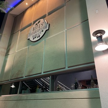 Bites & Bubbles - Outside - Wine Bars Near Me - Orlando, Florida